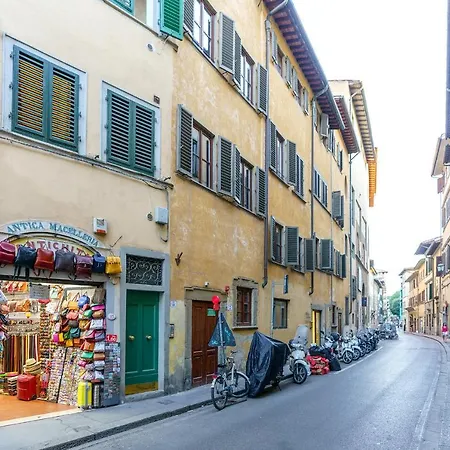Casa La Piccola Torre شقة